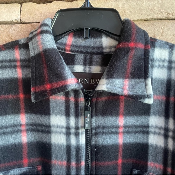 Renew black white red plaid full zip shacket Like new Me. Medium Like New - Picture 6 of 13